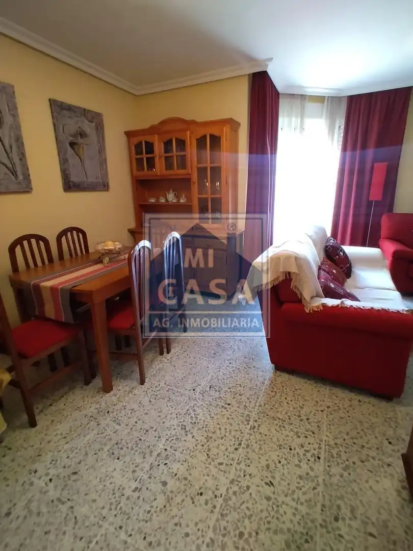 Sala de estar de Piso en venta en Mérida con Calefacción, Trastero y Balcón