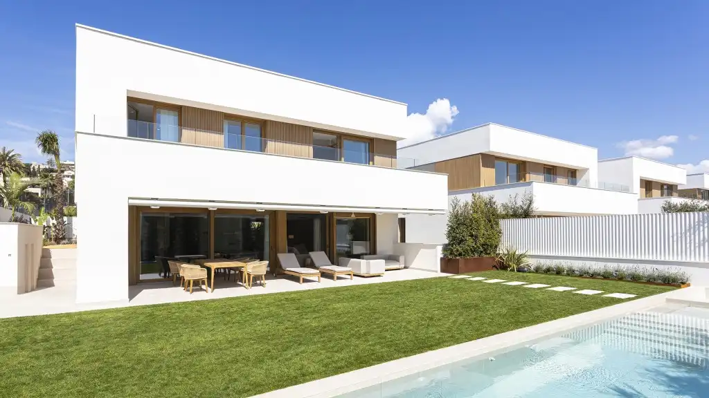 Vista exterior de Casa o xalet en venda en Sitges amb Aire condicionat, Calefacció i Jardí privat