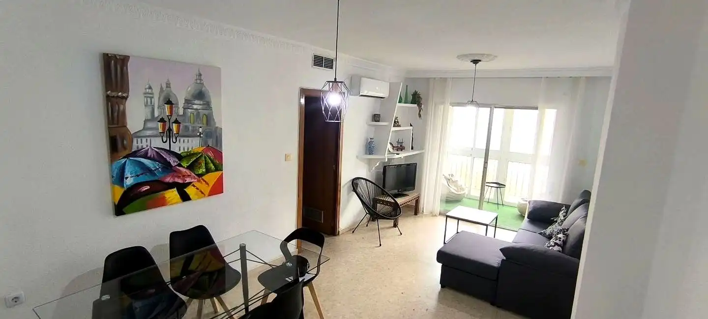 Sala d'estar de Pis de lloguer en Granada amb Aire condicionat