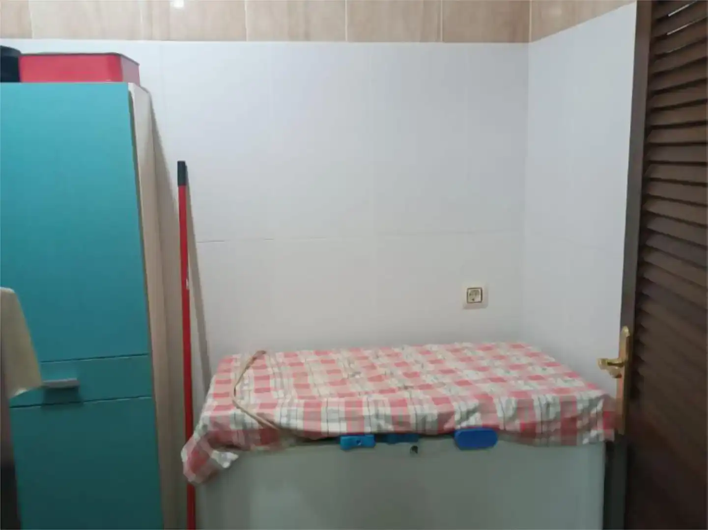 Dormitori de Finca rústica en venda en San José del Valle amb Aire condicionat, Jardí privat i Traster