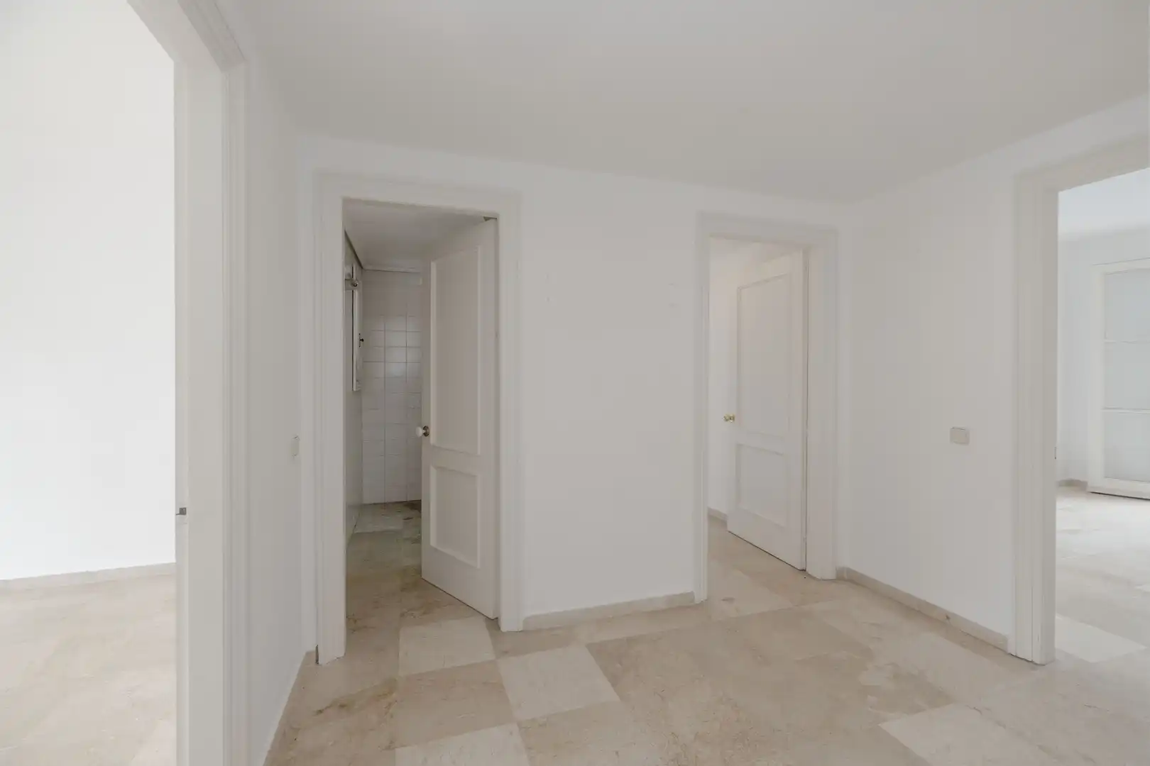 Piso en venta en Marbella con Terraza, Trastero y Balcón