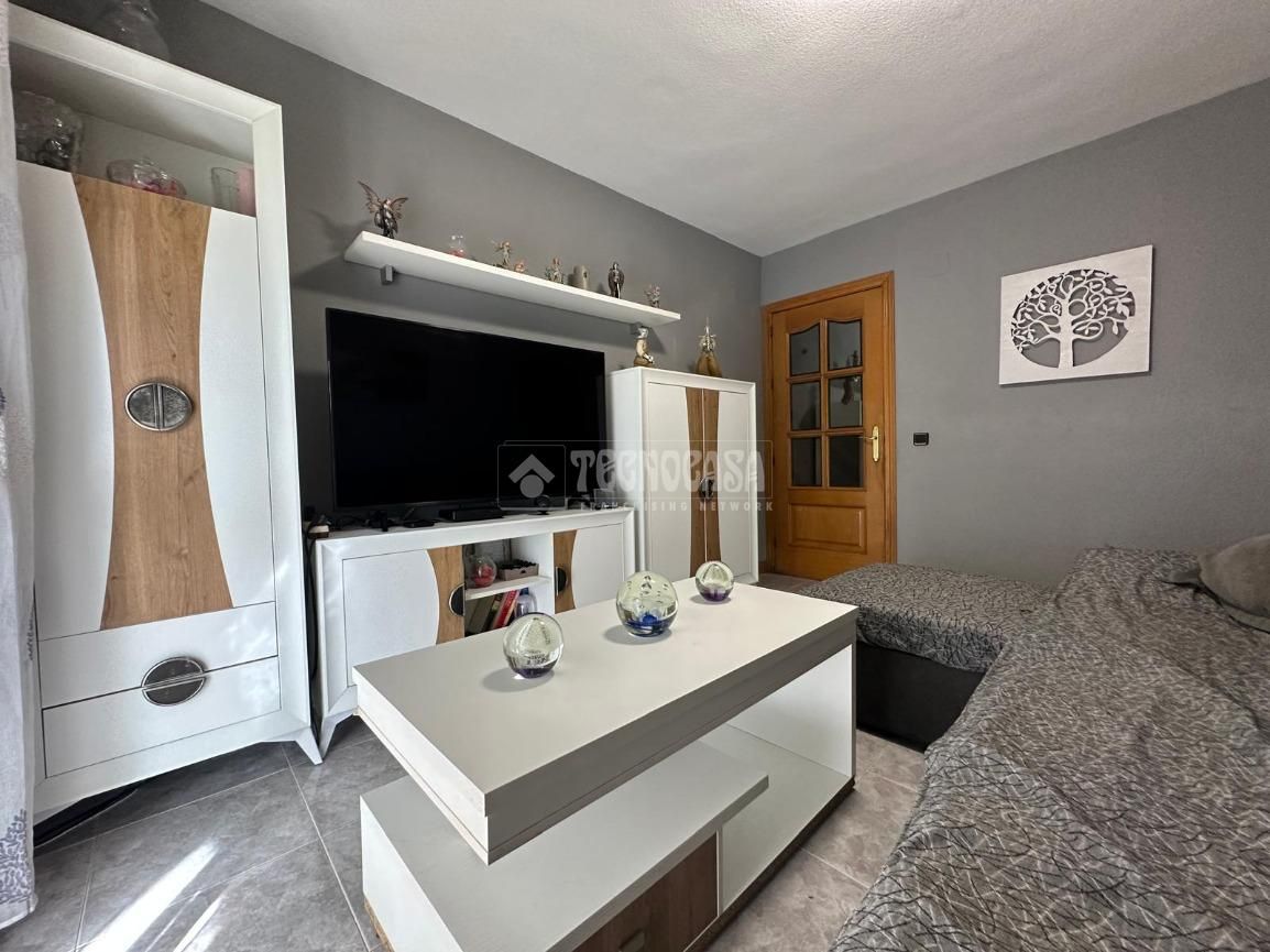 Piso en venta en C. la Haya, Veredillas
