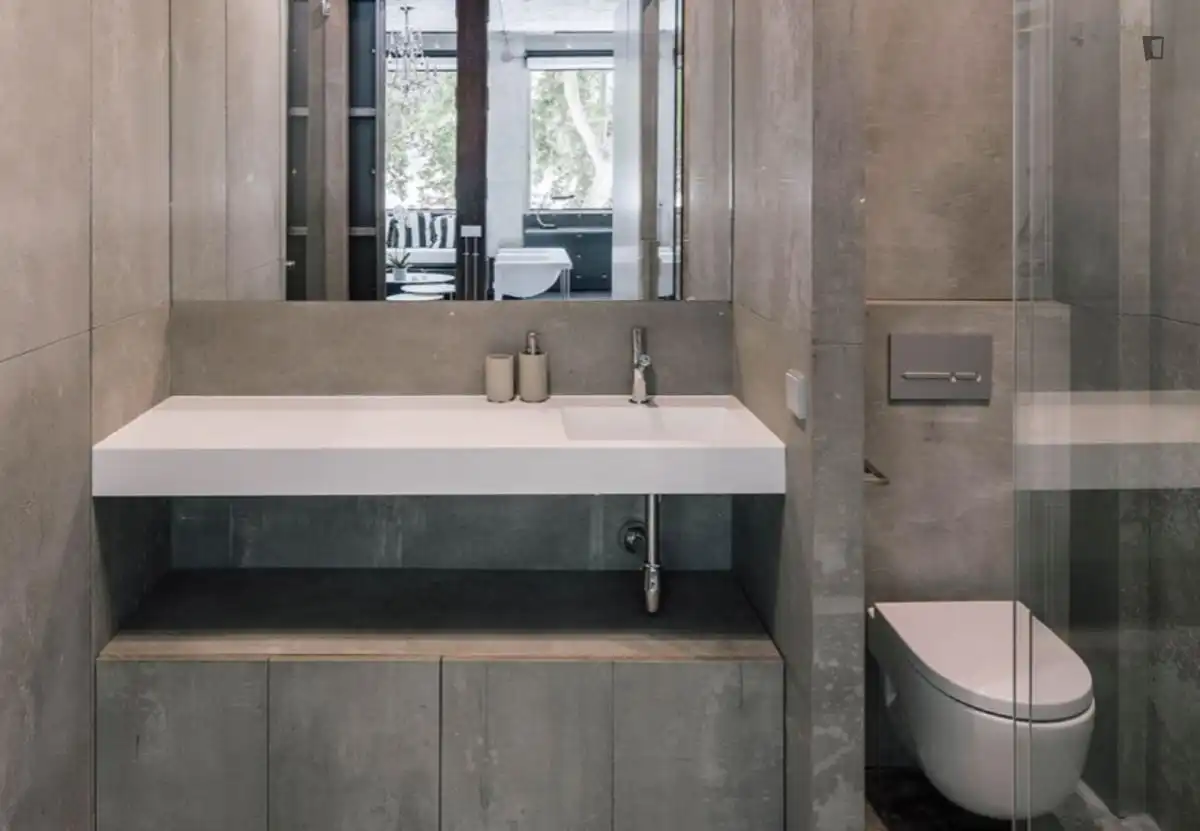 Bathroom of Study for rent in Madrid  with Air Conditioner, Heating and Furnished