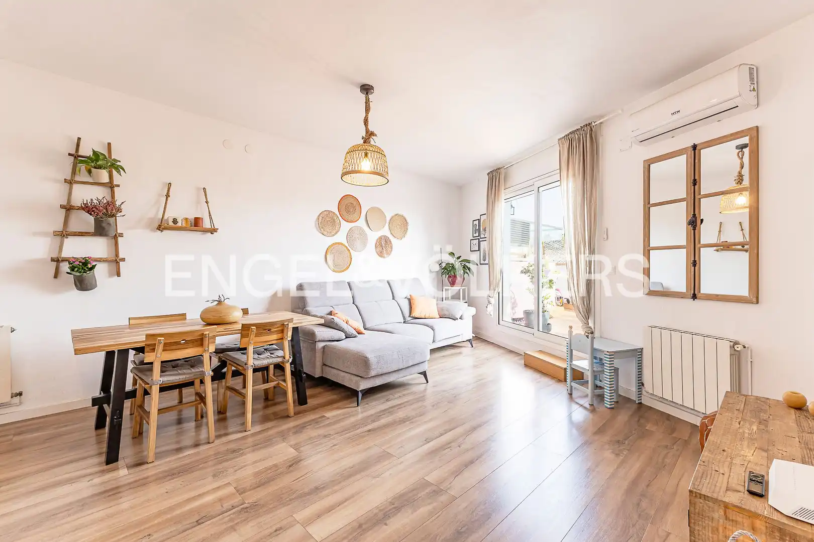 Living room of Attic for sale in  Barcelona Capital  with Air Conditioner, Heating and Parquet flooring