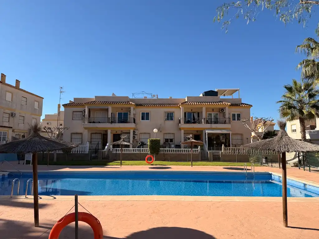 Planta baja en venta en Villamartín - Las Filipinas