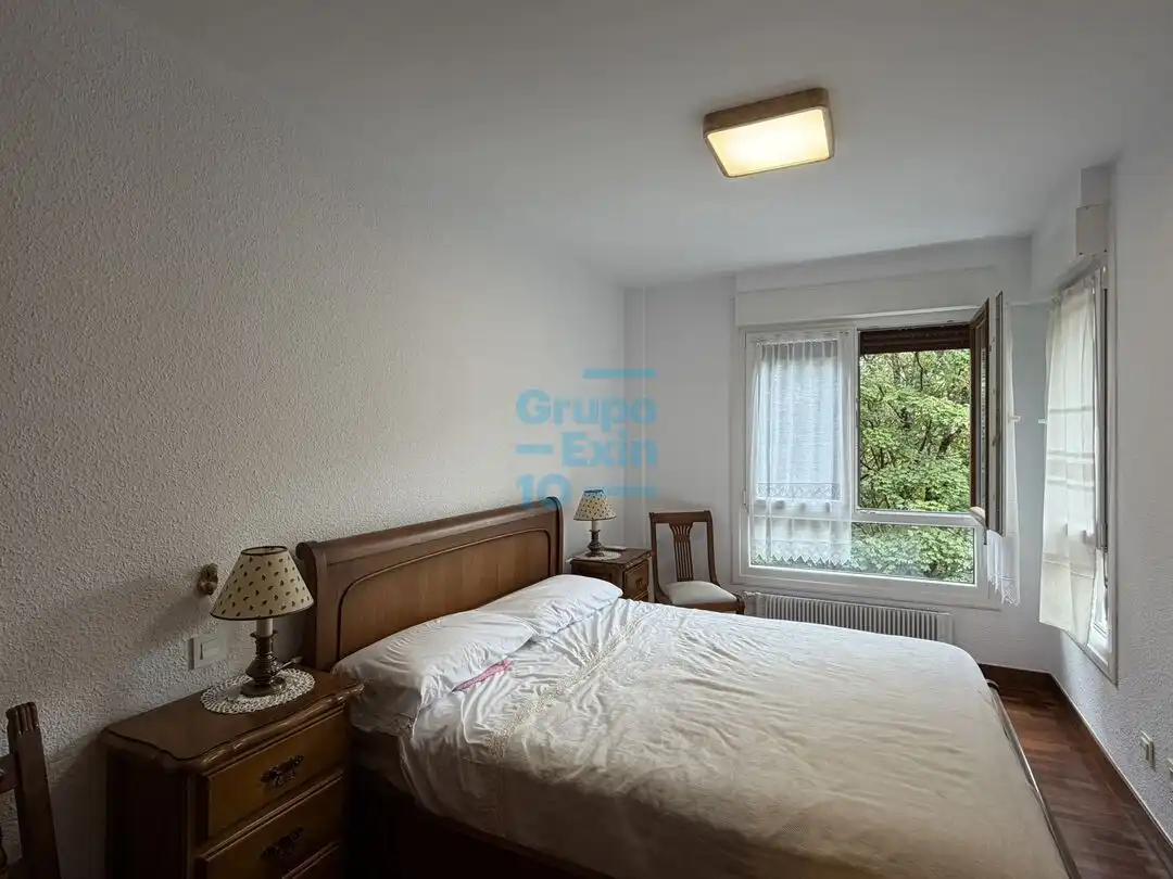 Schlafzimmer von Wohnung zur Miete in Antiguo