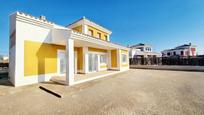 Vista exterior de Casa o xalet en venda en Lorca amb Jardí privat i Terrassa