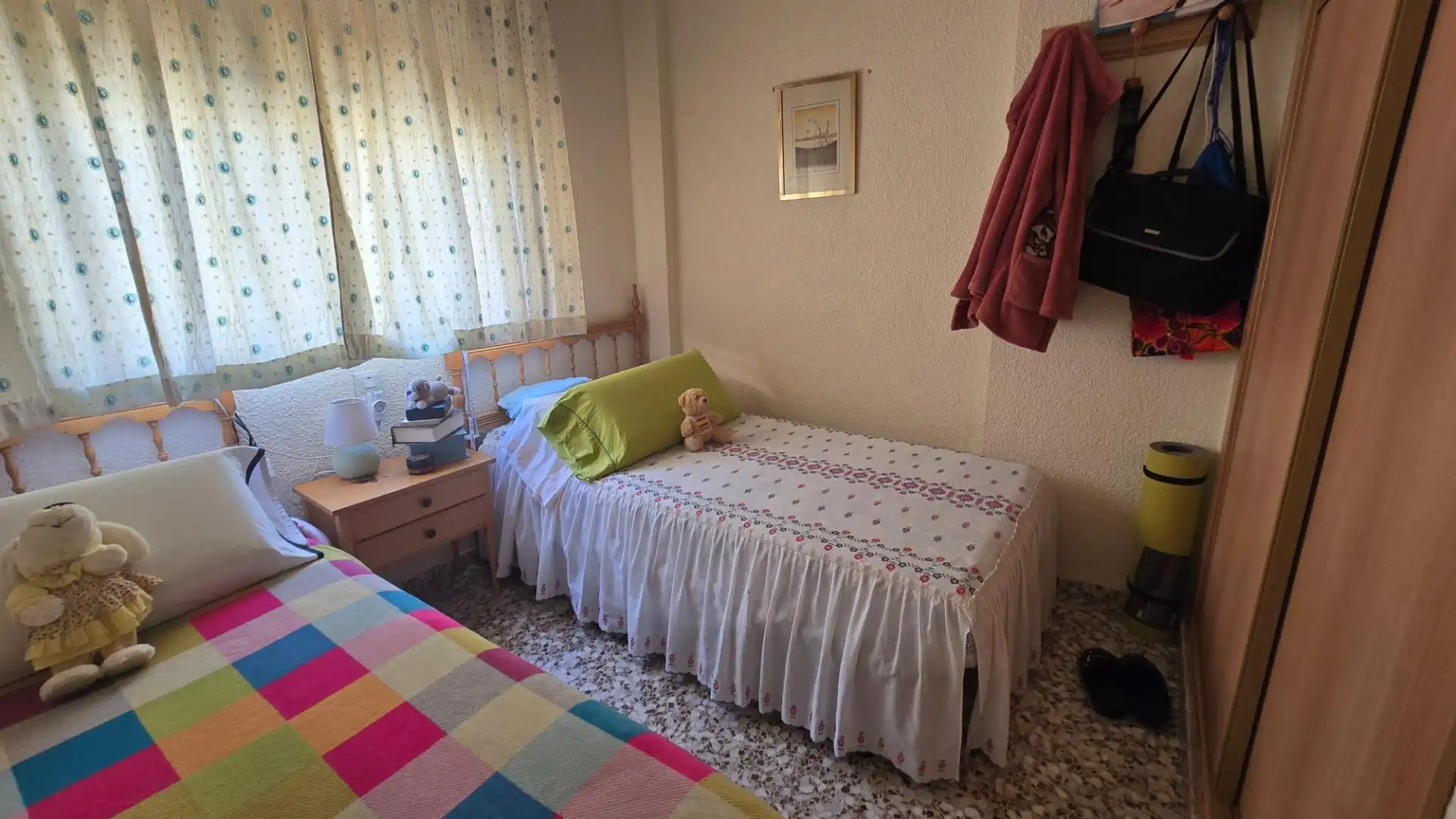 Dormitori de Apartament de lloguer en Santa Pola amb Terrassa i Moblat