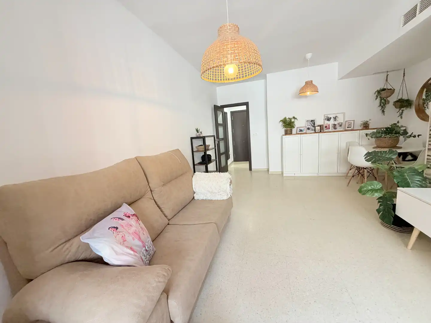 Sala d'estar de Pis en venda en Mairena del Aljarafe amb Aire condicionat i Traster