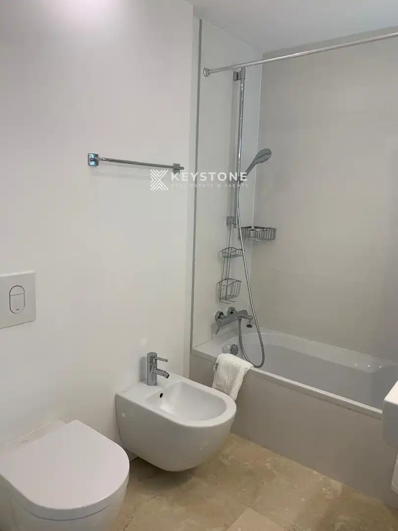 Badezimmer von Wohnung zur Miete in Calvià mit Klimaanlage, Heizung und Terrasse