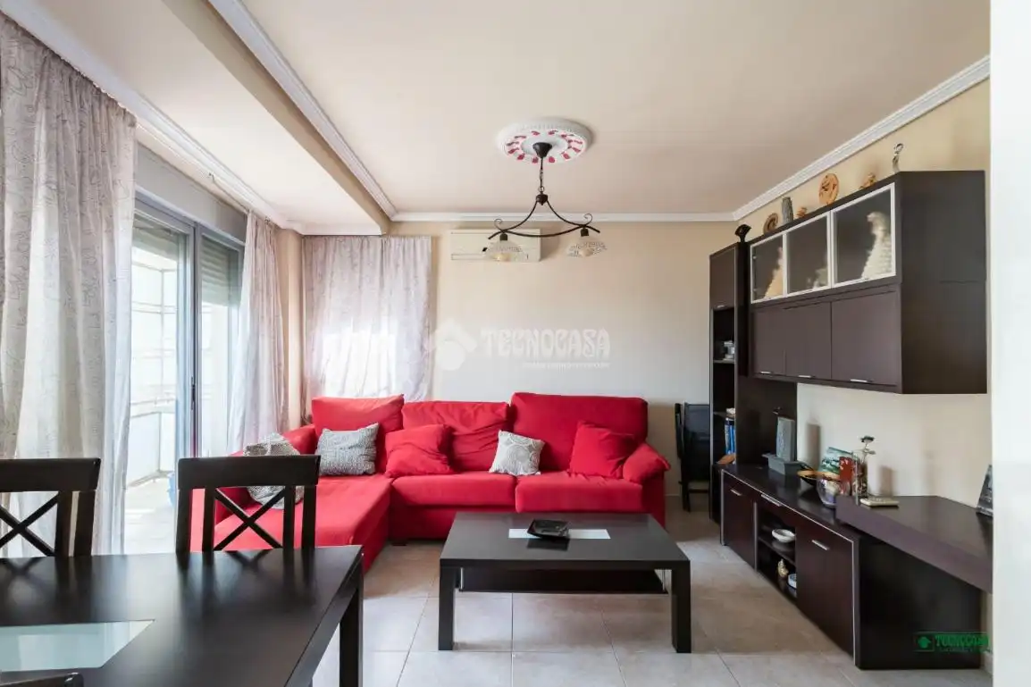 Sala de estar de Piso en venta en Almería con Amueblado
