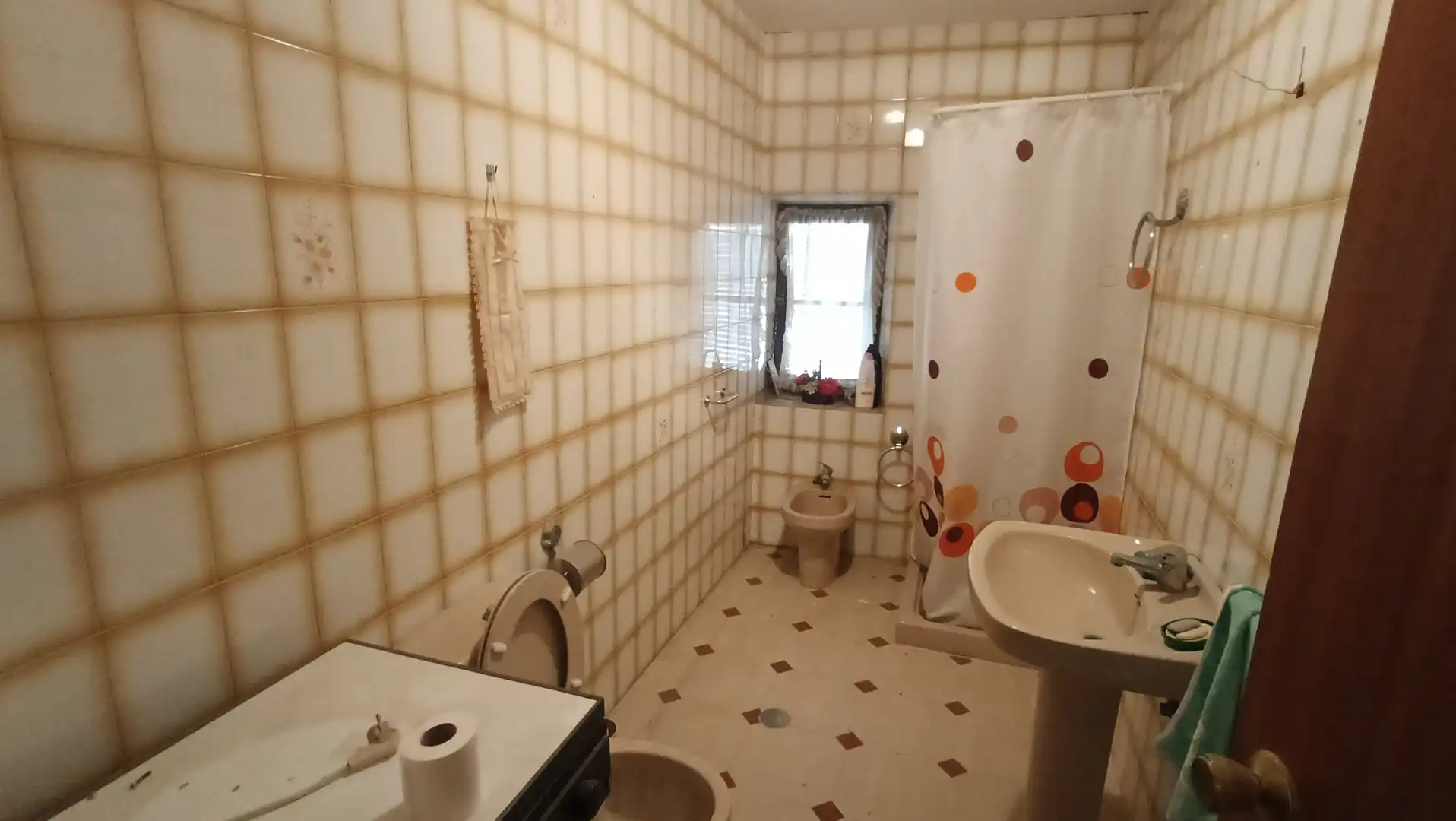 Bany de Casa o xalet en venda en Lucillos amb Terrassa