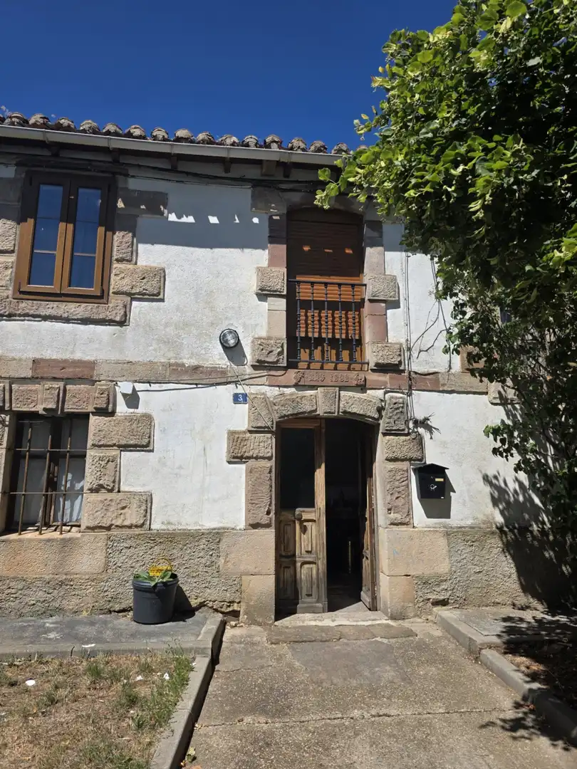 Vista exterior de Casa o chalet en venta en Salinas de Pisuerga con Trastero