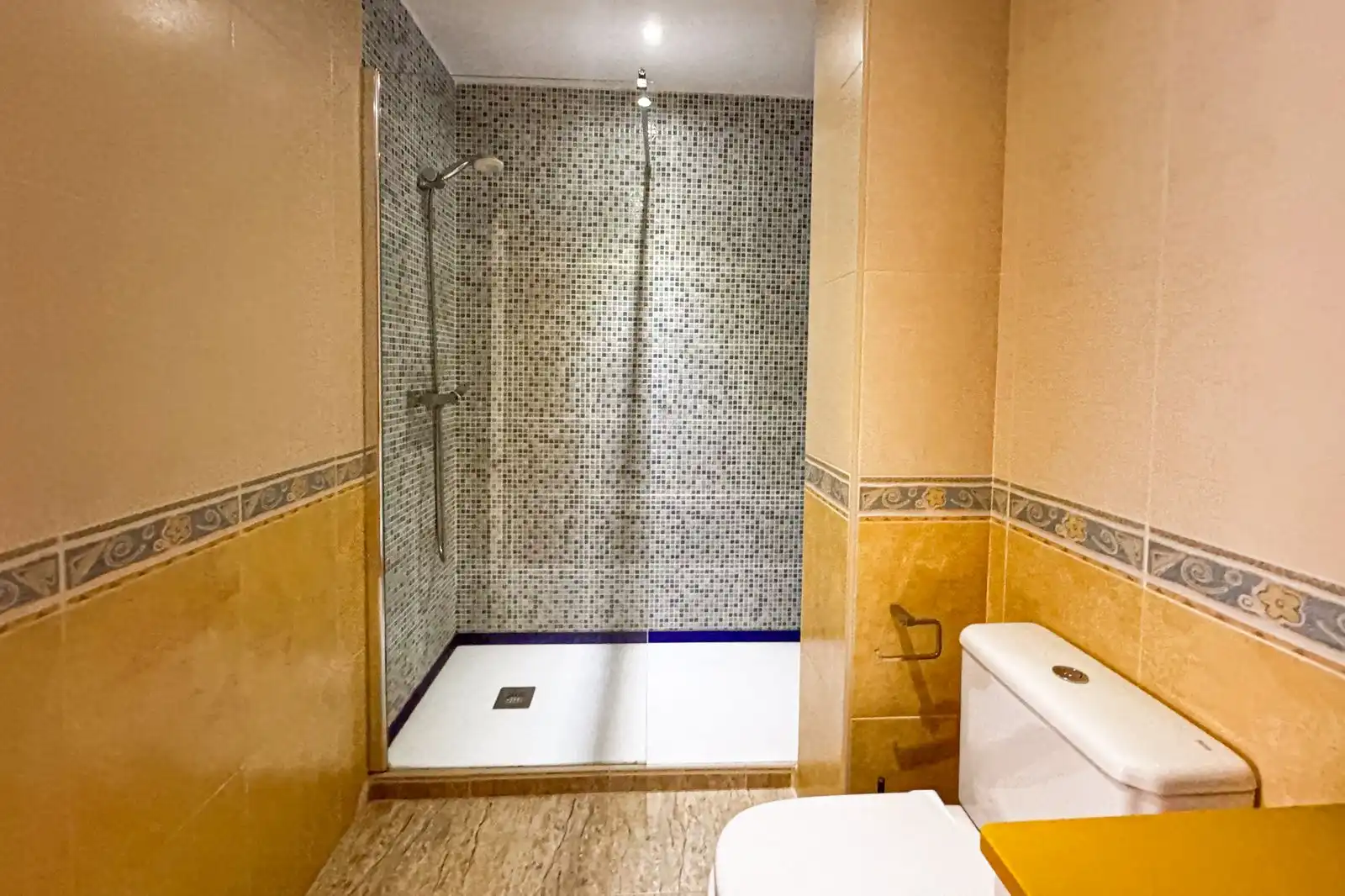 Bathroom of Flat for sale in Vícar