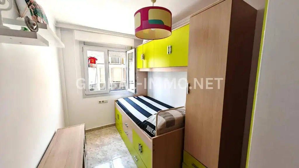 Habitación de Apartamento en venta en Roses con Calefacción, Terraza y Amueblado