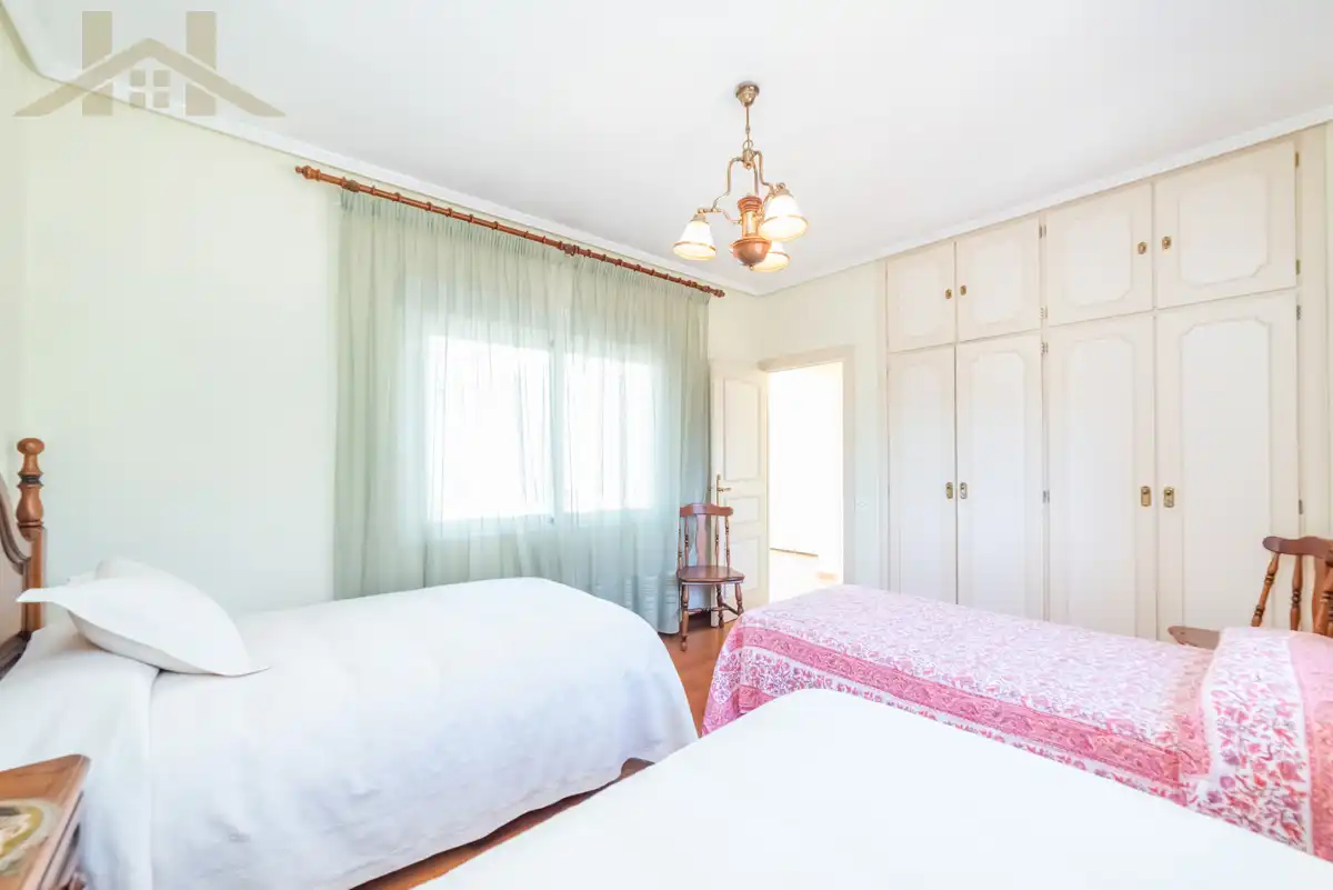 Bedroom of Country homes for sale in Ciempozuelos  with Private garden, Storage room and Swimming Pool