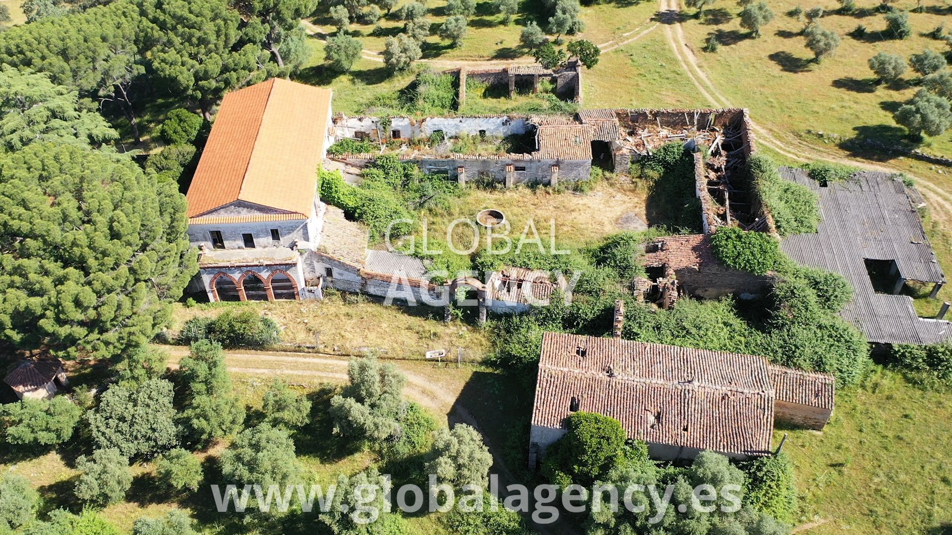 Finca rústica en venda en Plasencia amb Jardí privat, Terrassa i Traster