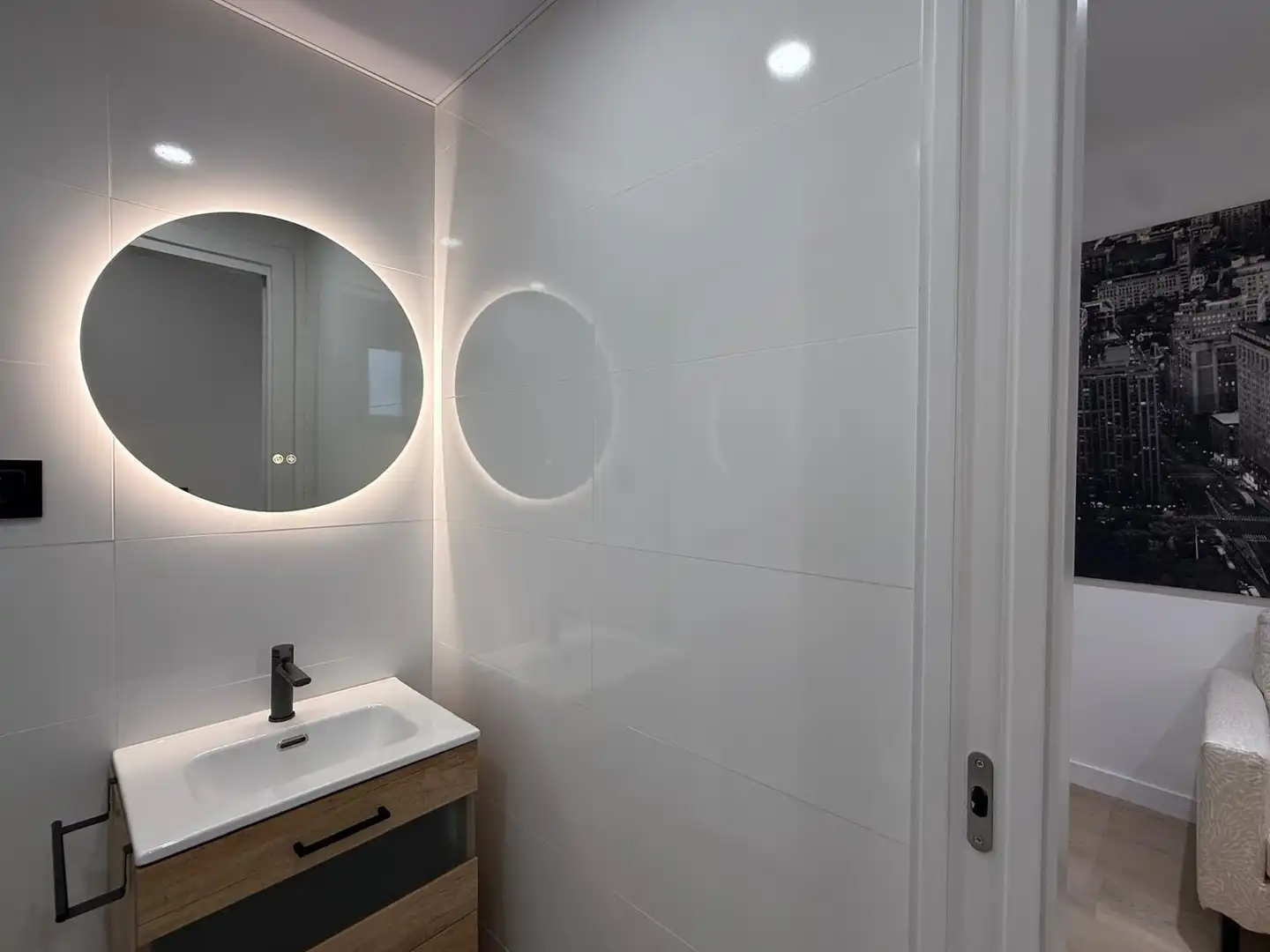 Baño de Apartamento de alquiler en Madrid con Aire acondicionado, Calefacción y Trastero