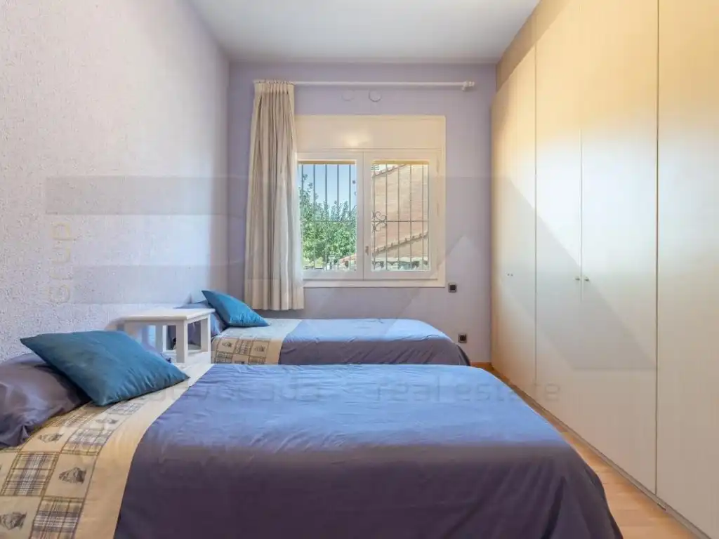 Dormitori de Casa o xalet en venda en Tarragona amb Aire condicionat, Jardí privat i Terrassa