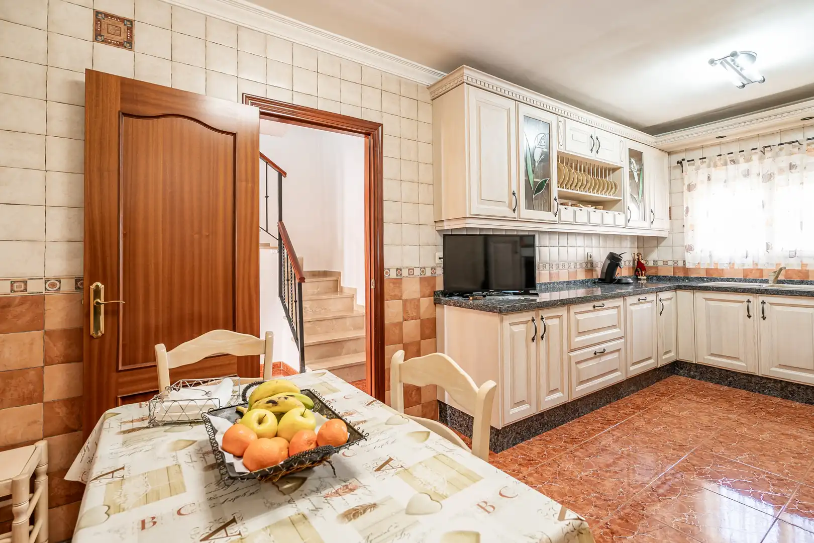 Cuina de Casa adosada en venda en Estepona amb Aire condicionat i Terrassa