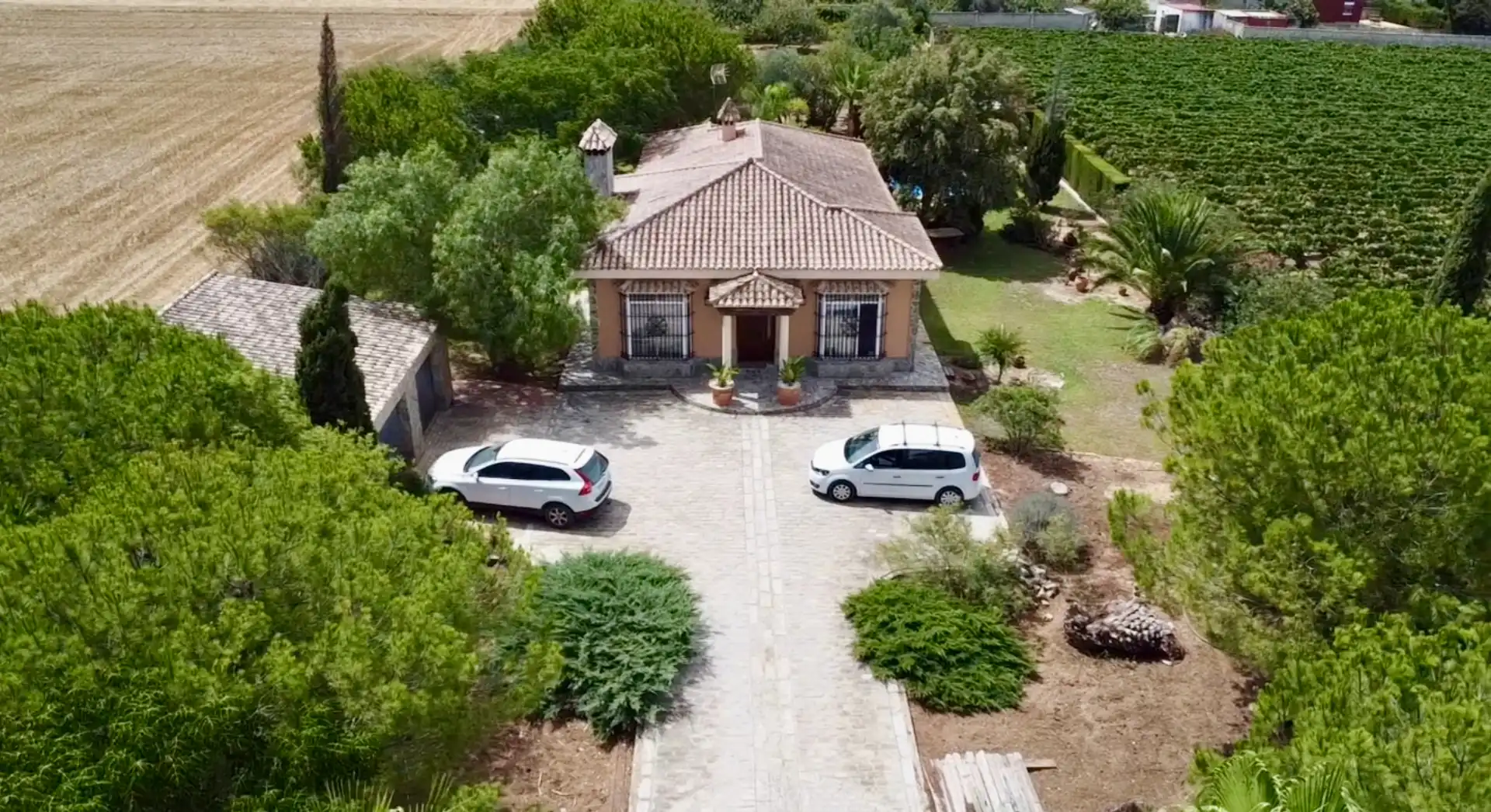 Vista exterior de Casa o xalet en venda en Puerto Real amb Calefacció, Jardí privat i Terrassa