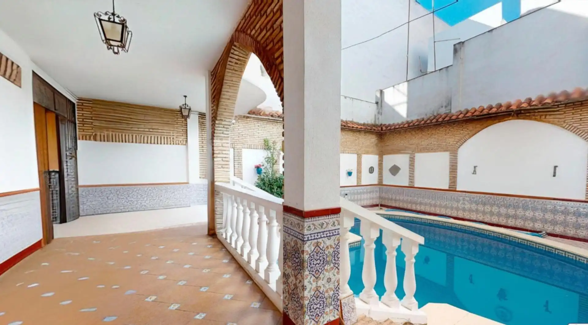 Piscina de Casa o xalet en venda en Córdoba amb Jardí privat, Terrassa i Traster