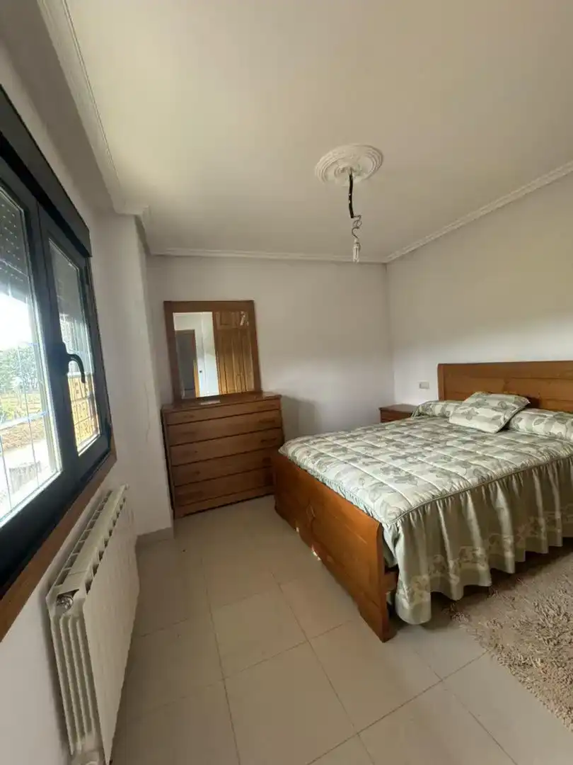 Dormitori de Casa o xalet en venda en Castro Caldelas amb Jardí privat, Traster i Moblat