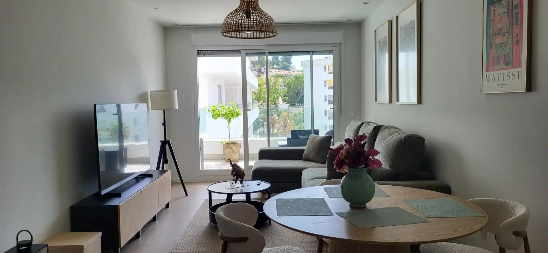 Sala d'estar de Apartament de lloguer en Marbella amb Aire condicionat, Calefacció i Terrassa