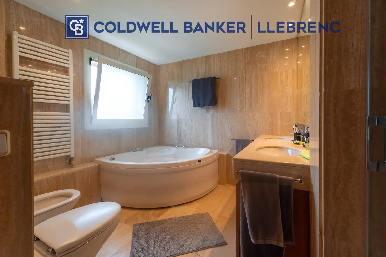 Baño de Casa o chalet de alquiler en Barcelona con Aire acondicionado, Calefacción y Jardín privado