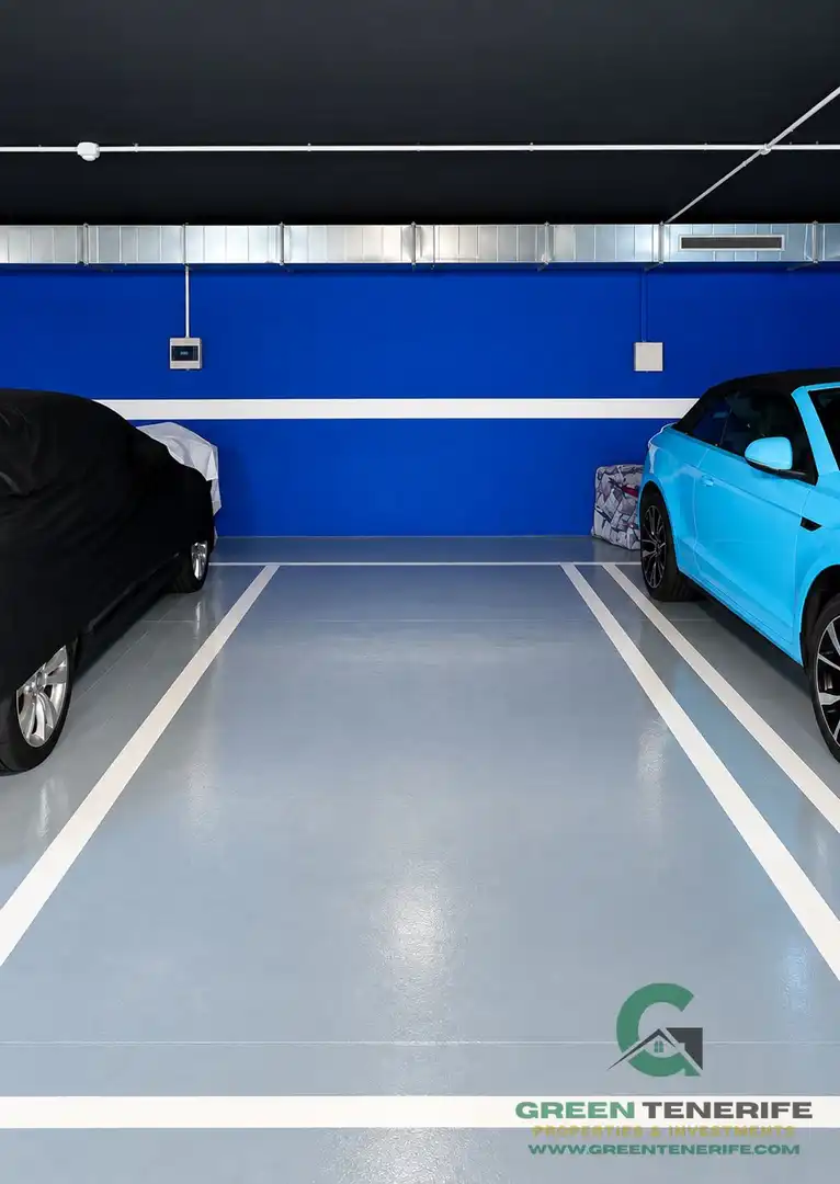 Parking de Piso en venta en Adeje con Aire acondicionado, Terraza y Piscina