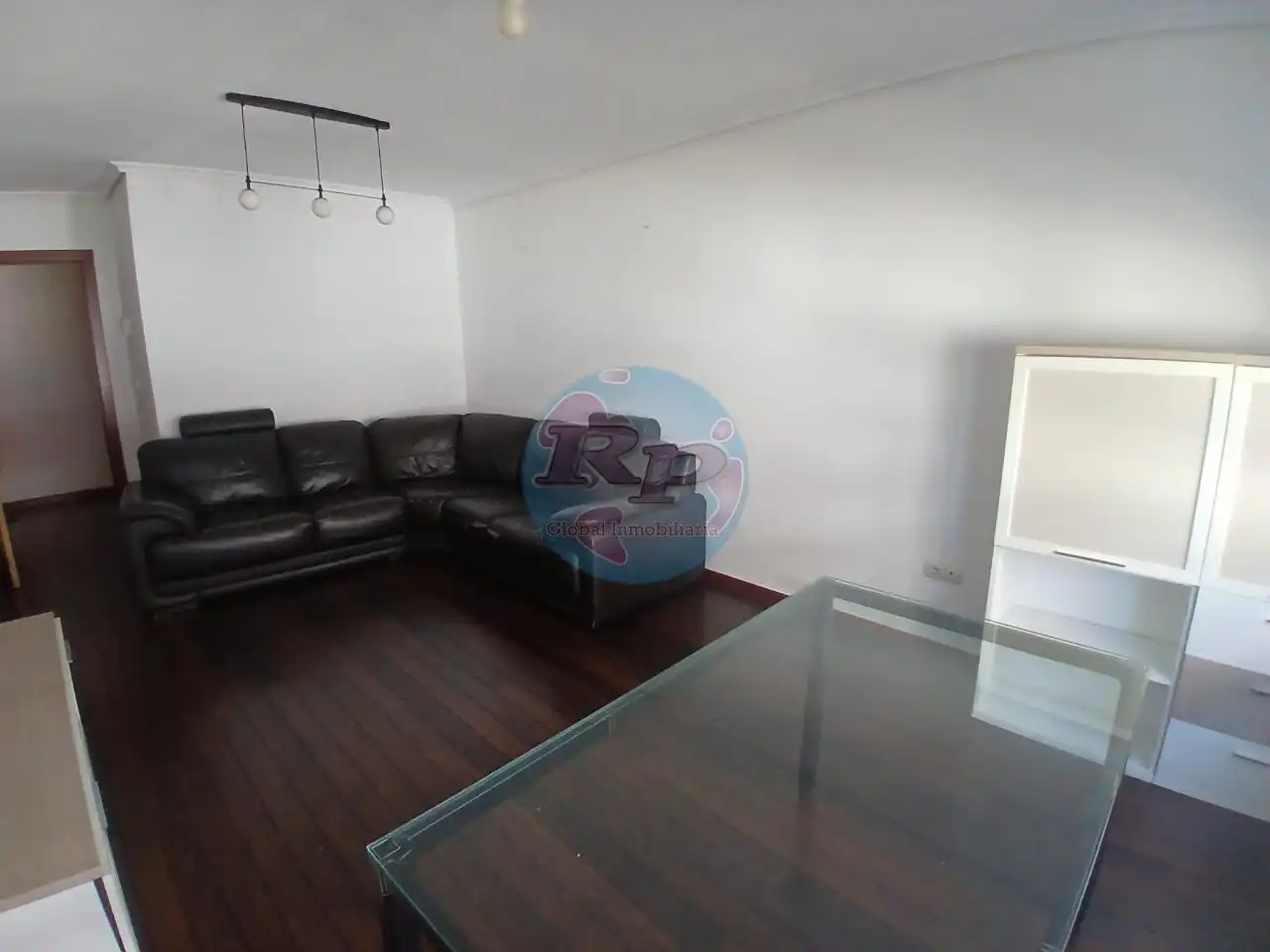Sala d'estar de Pis en venda en Ponferrada amb Calefacció, Parquet i Terrassa