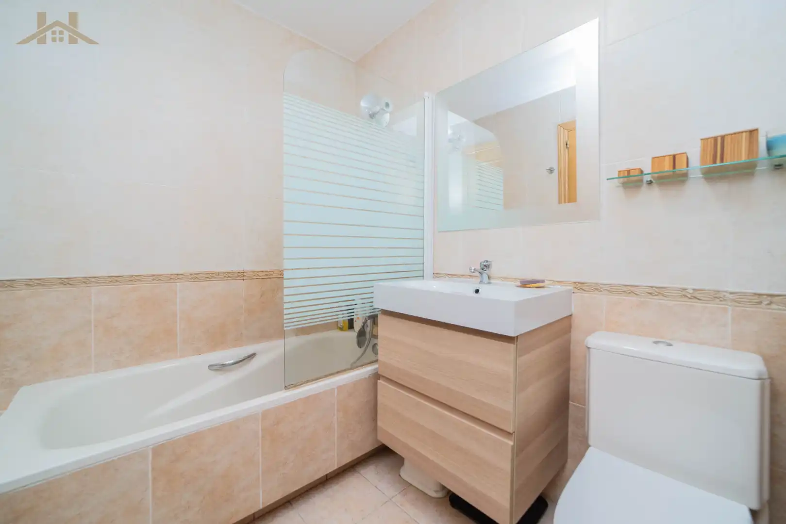 Bathroom of Flat for sale in Villanueva del Pardillo  with Air Conditioner, Heating and Terrace