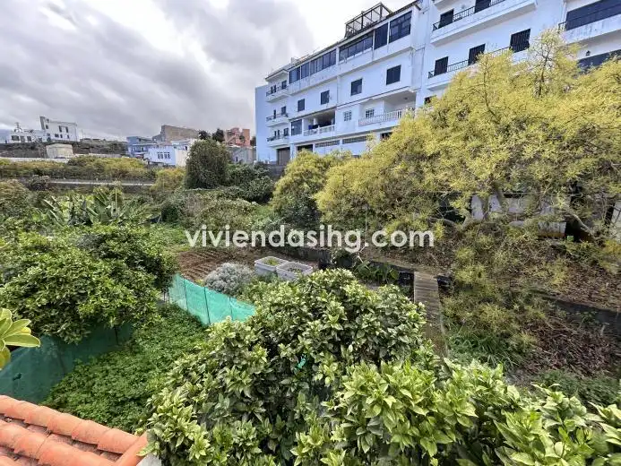 Vista exterior de Casa o chalet en venta en Los Realejos con Jardín privado, Terraza y Amueblado