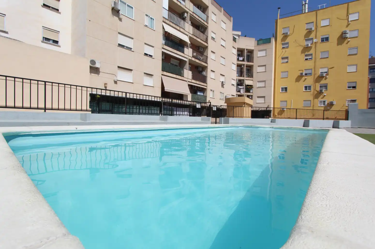 Piso con piscina en venta en Alaquàs - CL CID EL