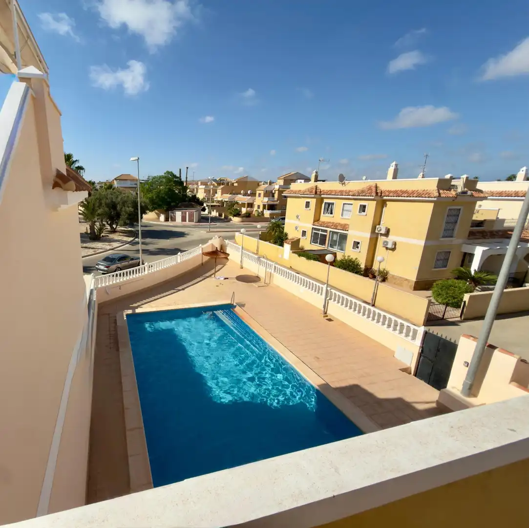Casa aparellada amb terrassa en venda a Avenida Avenida Cuenca, imagen 44