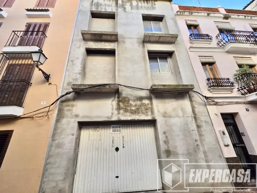 Casa aparellada en venda a Casc Urbà, imagen 3