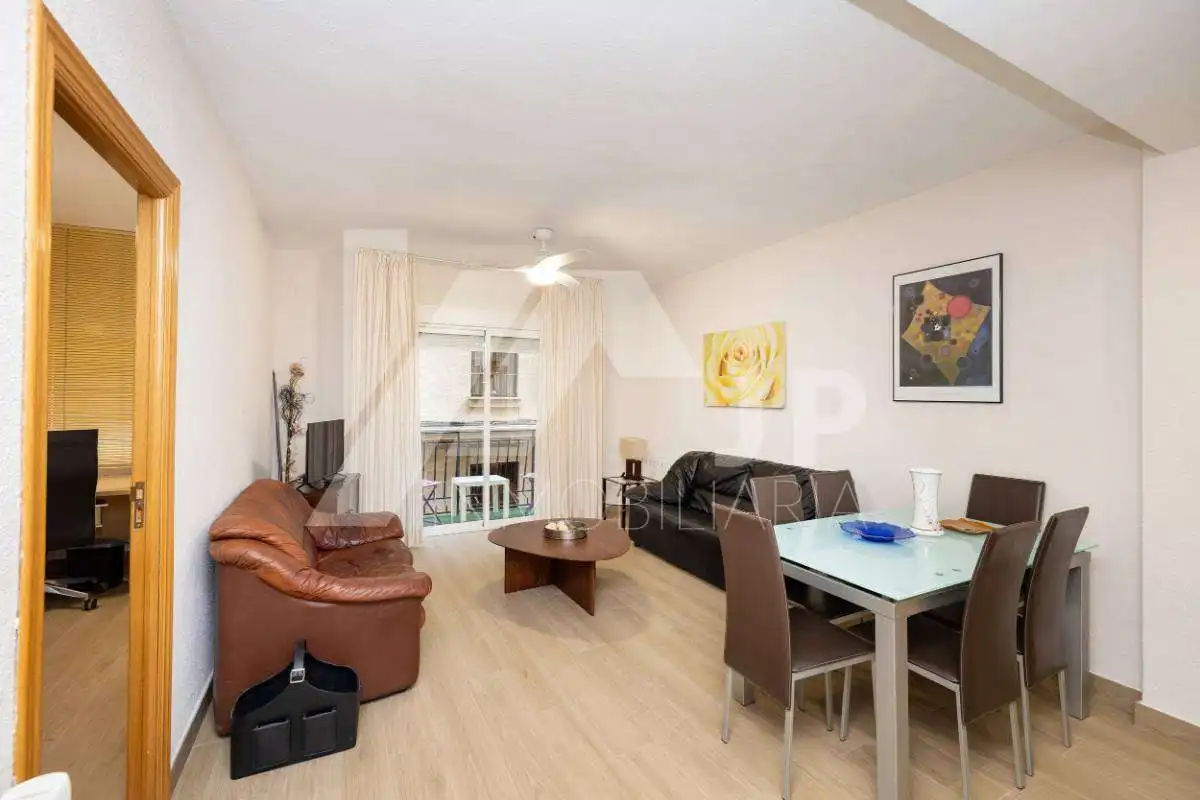 Living room of Flat for rent in  Granada Capital  with Furnished and Balcony