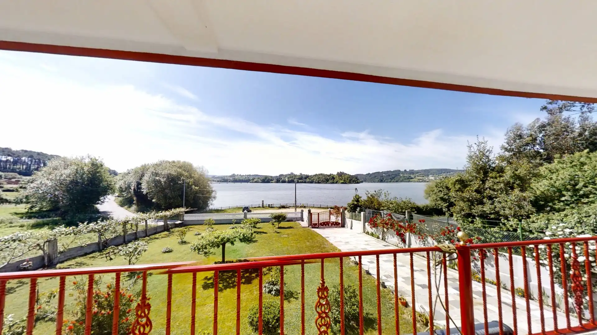 Terrassa de Casa o xalet en venda en Abegondo amb Calefacció, Jardí privat i Traster