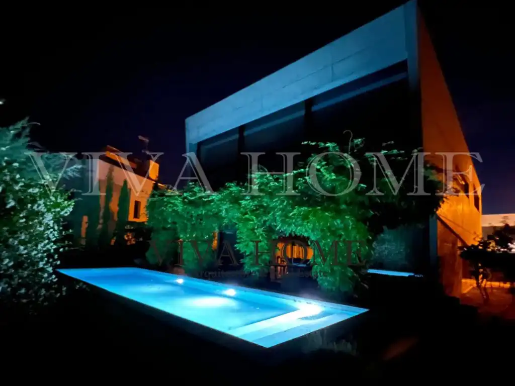 Swimming pool of Houses for sale in Pozuelo de Alarcón