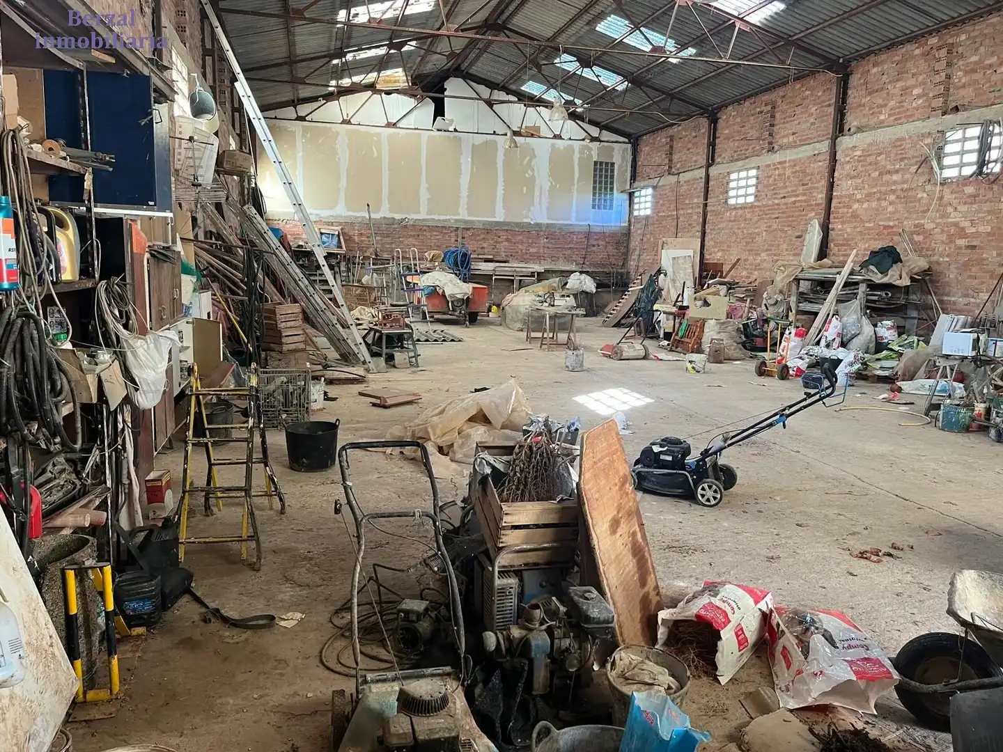 Nave industrial en venta en  Logroño