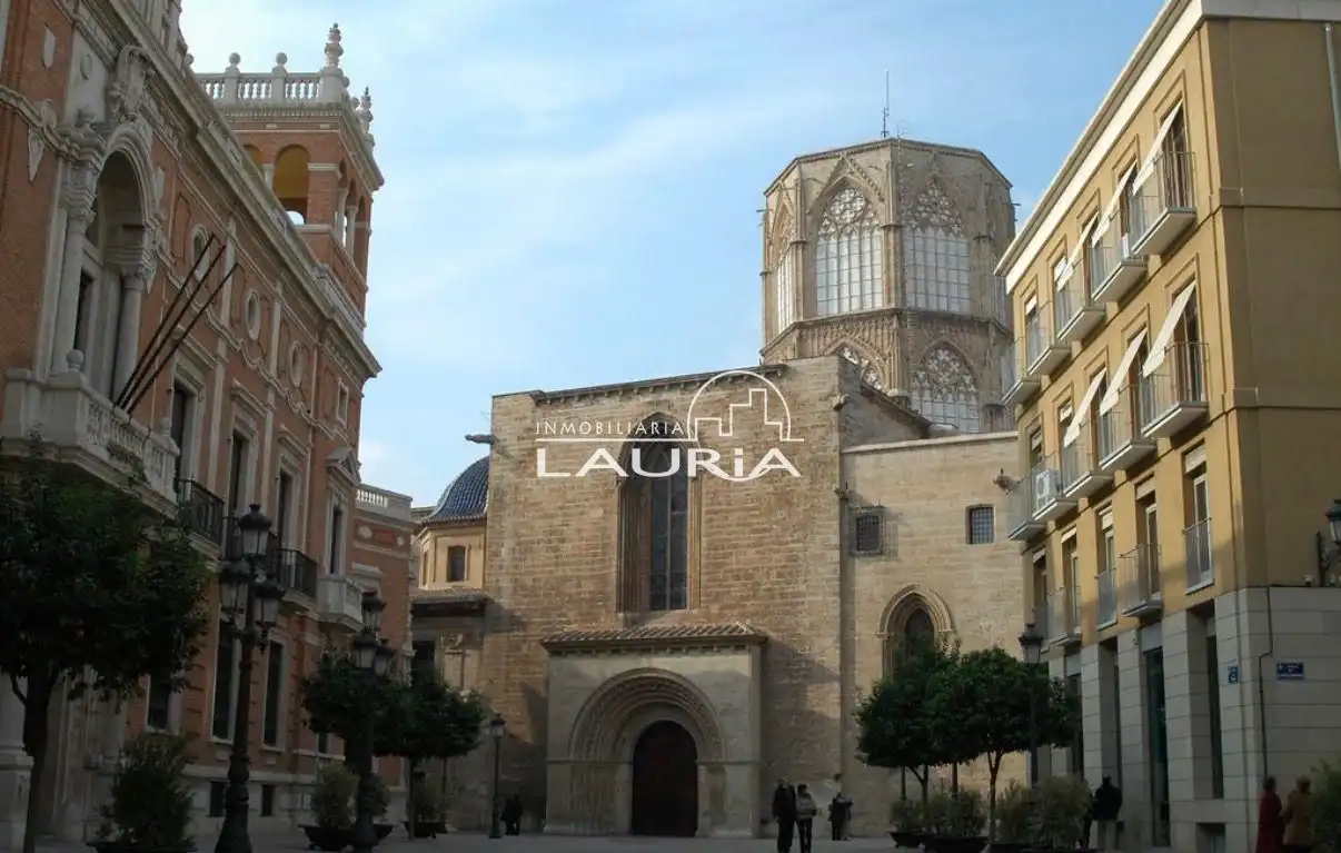 Vista exterior de Local en venta en Valencia