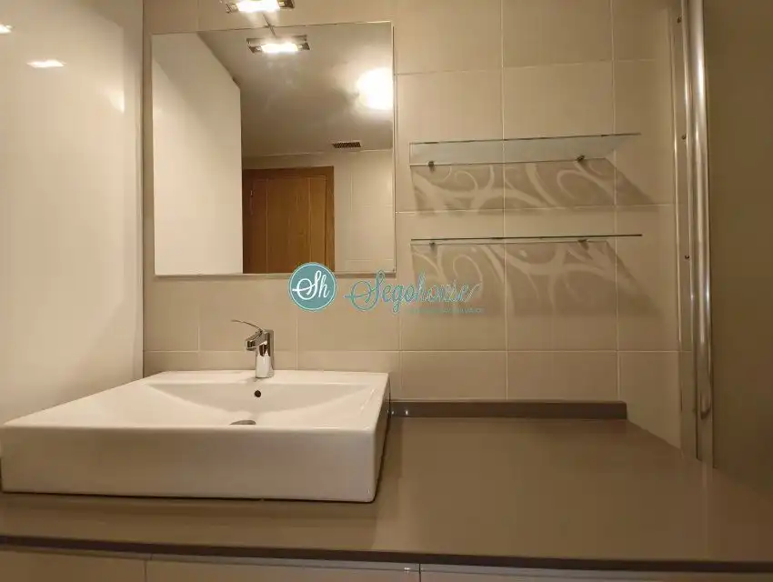 Baño de Piso en venta en Torrecaballeros con Calefacción y Internet