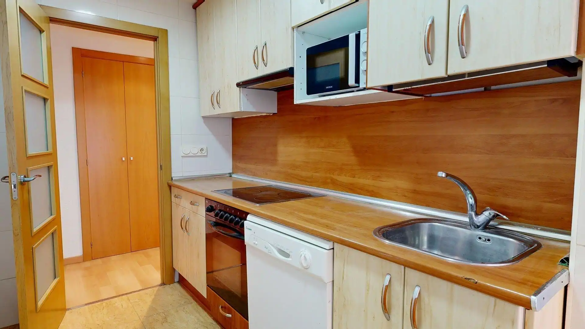 Cocina de Piso en venta en Zaragoza con Calefacción, Terraza y Balcón