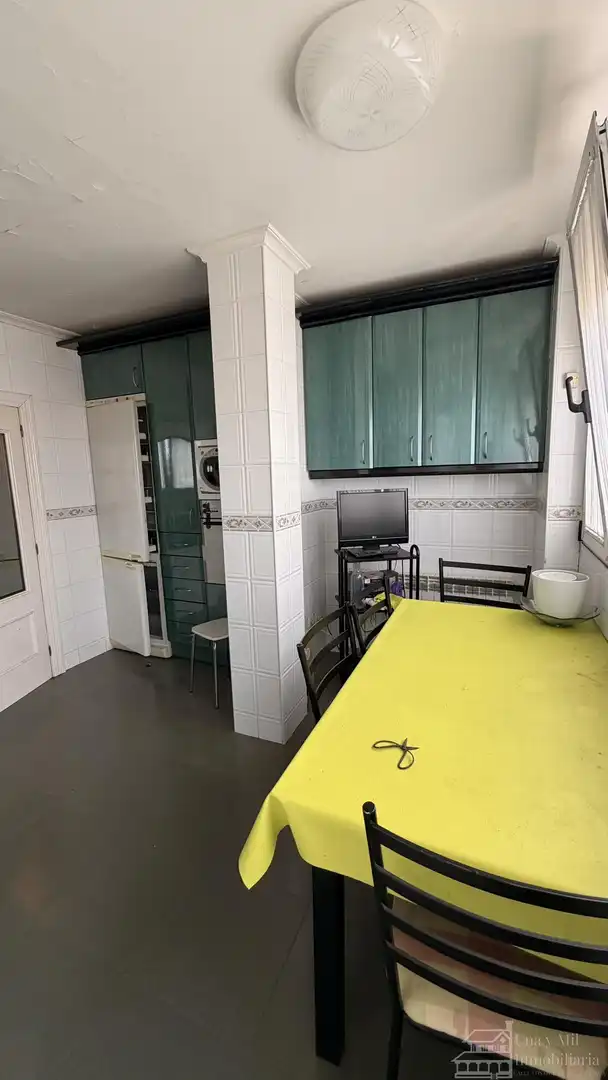 Cuina de Pis en venda en Salamanca amb Calefacció, Parquet i Moblat