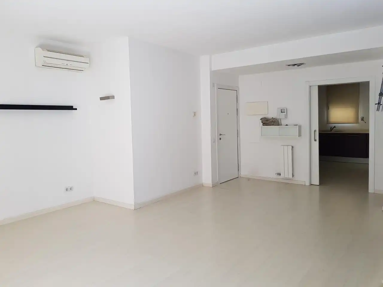 Living room of Ground floor for rent in Terrassa  with Air Conditioner and Heating