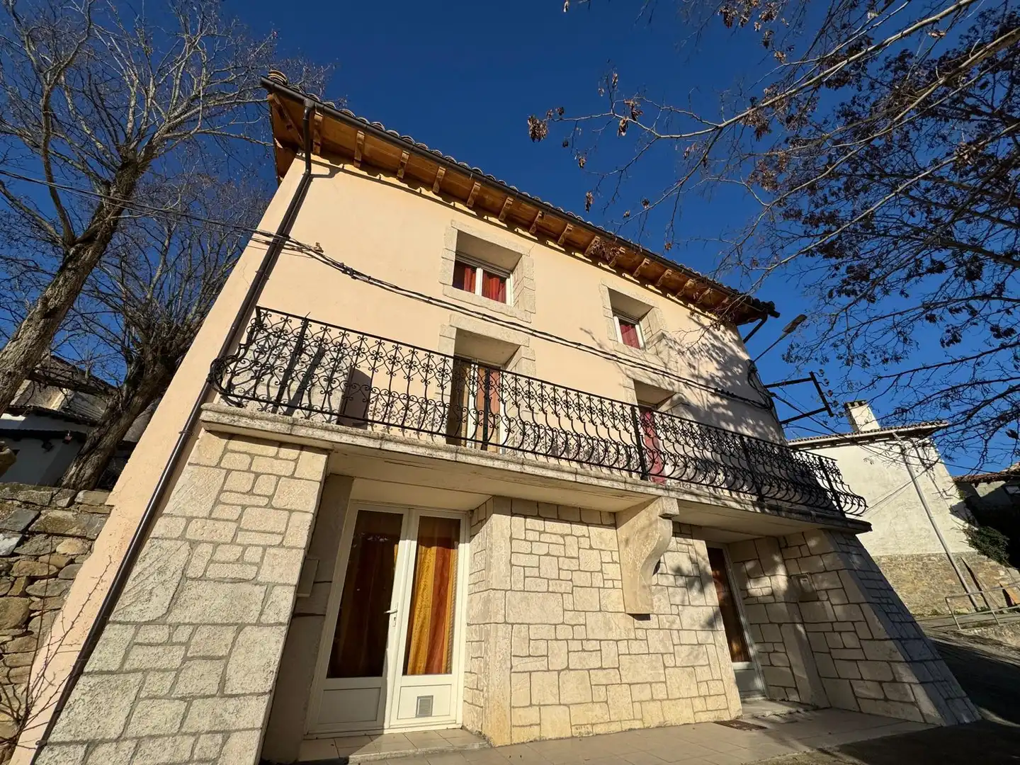 Exterior view of Houses for sale in Sigüés