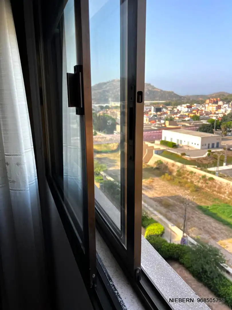 Appartamento con terrazza in affitto a Calle Doctor Luis Calandre 18, imagen 58