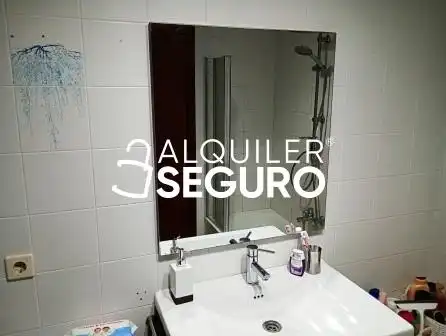 Bathroom of Flat for rent in Miranda de Ebro  with Heating and Furnished