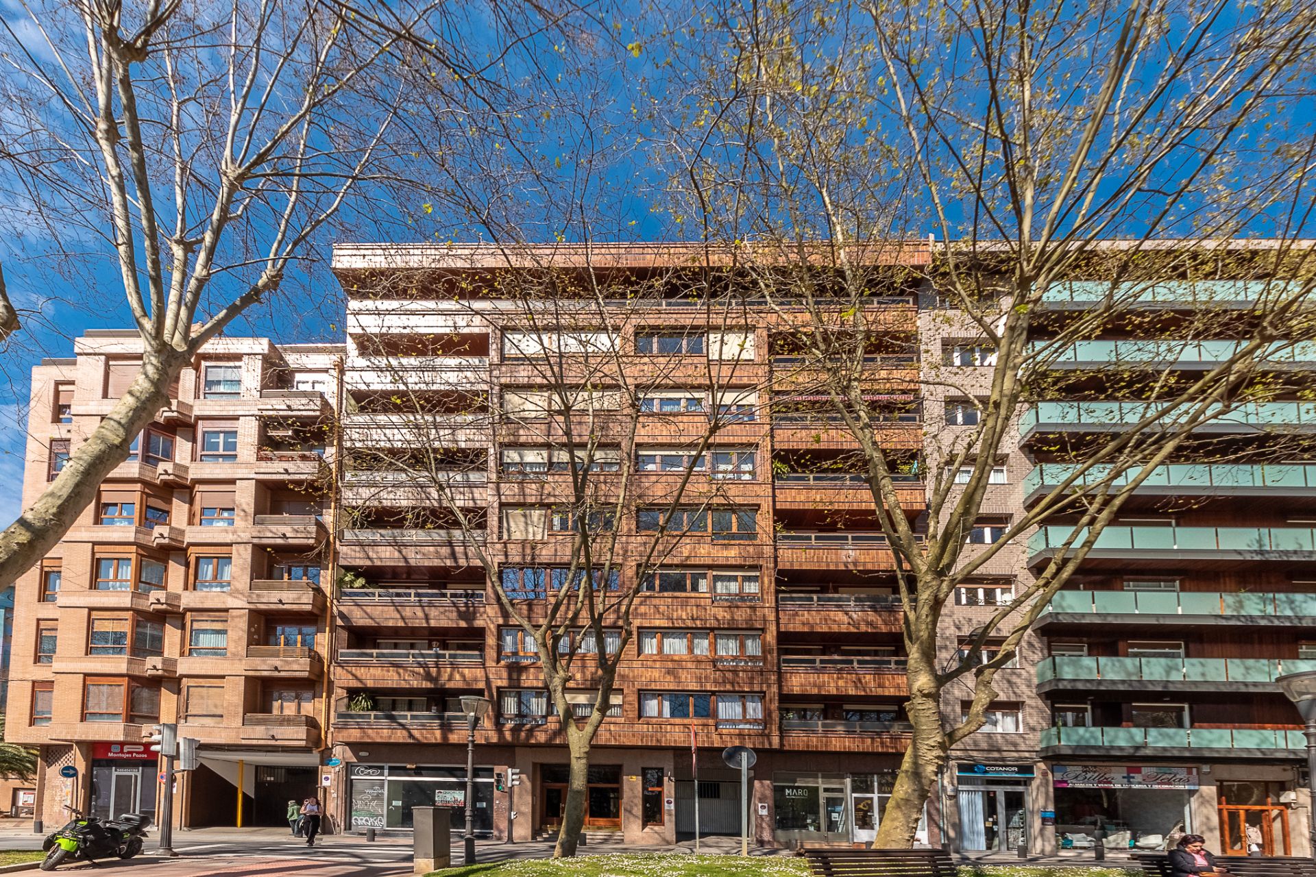 Vista exterior de Pis en venda en Bilbao  amb Calefacció, Traster i Balcó