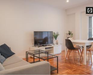 Living room of Flat to rent in  Madrid Capital  with Air Conditioner, Heating and Furnished